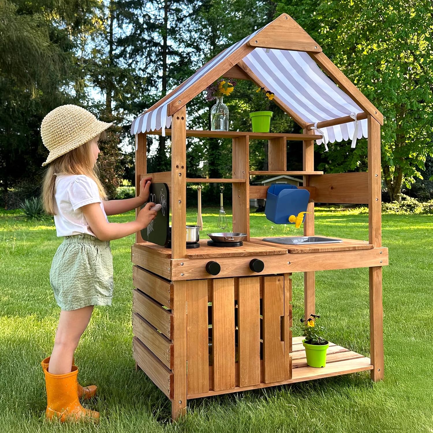 Kids Outdoor Chalkboard - # ชุดครัวโคลนกลางแจ้งพร้อมหลังคา กระดานดำ อุปกรณ์ทำสวน ภาชนะทำอาหาร ถังน้ำ